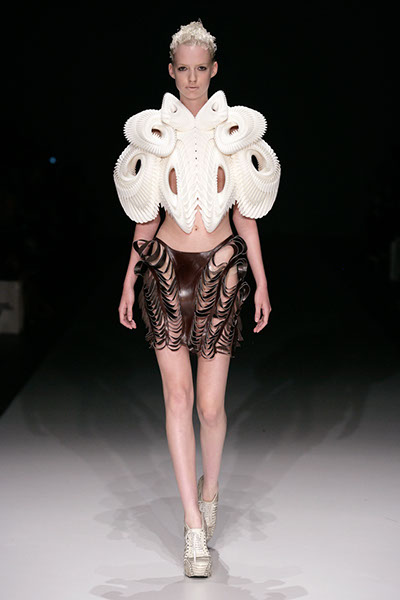 Iris van Herpen x United Nude 2011DƬ